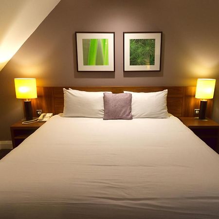 Best Western Ship Hotel Weybridge Exterior foto