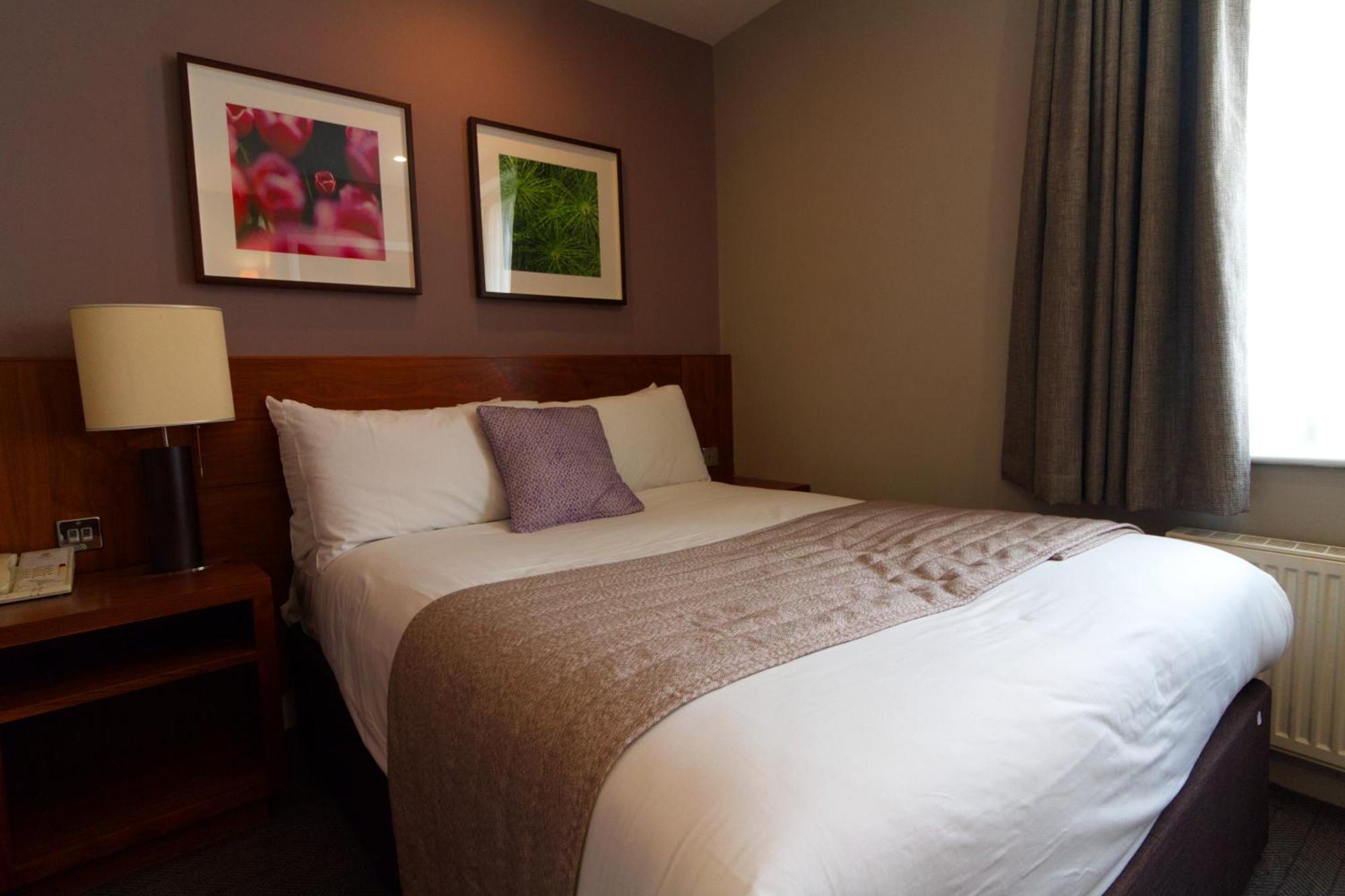Best Western Ship Hotel Weybridge Exterior foto