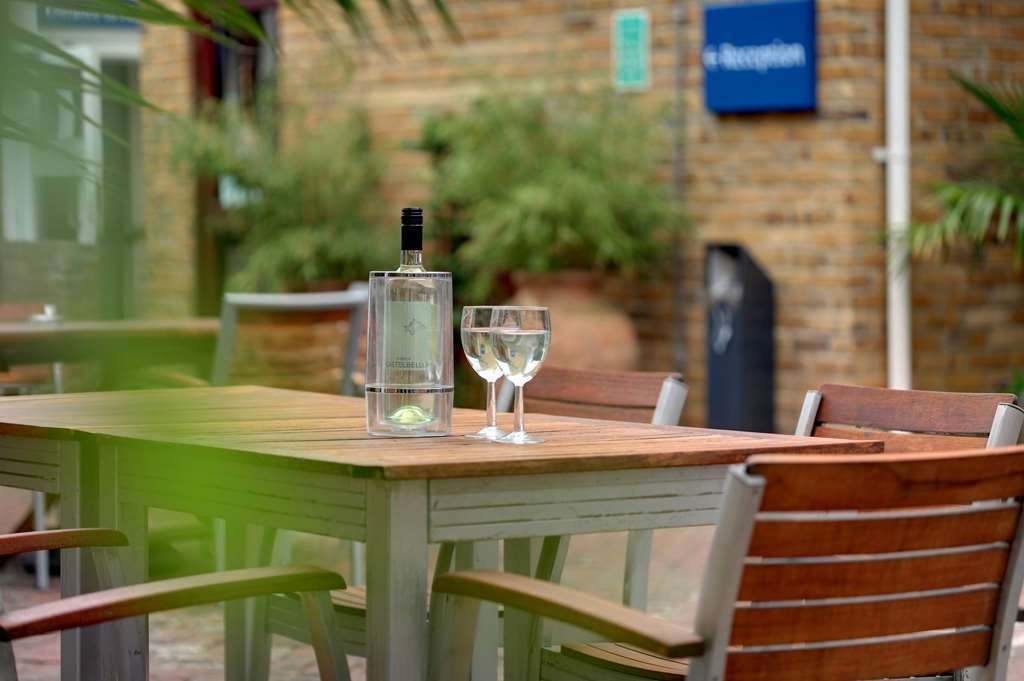 Best Western Ship Hotel Weybridge Exterior foto
